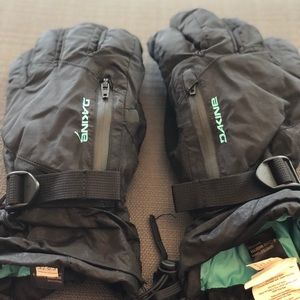 Dakine ski/snowboard gloves